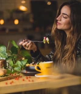 girl enjoing her breakfast